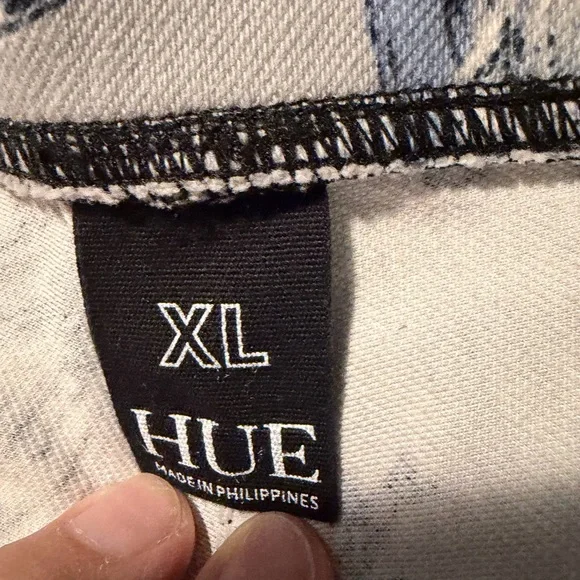 Floral Print Capris by HUE - Picture 4 of 4